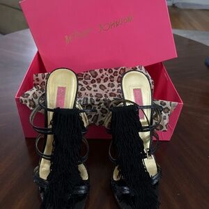 Betsy Johnson hipster fringe heel in black